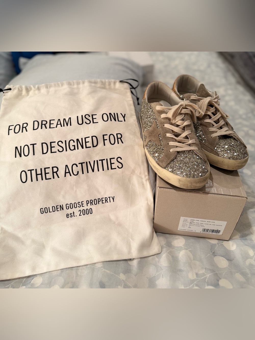 Golden Goose women’s Super Star platinum glitter with Taupe suede star